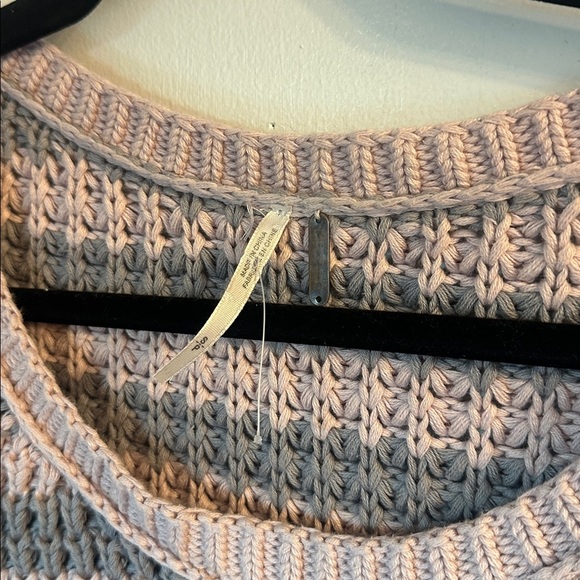 Free People At the Beach Gray Pink Striped Chunky Pullover Sweater small - Picture 4 of 6